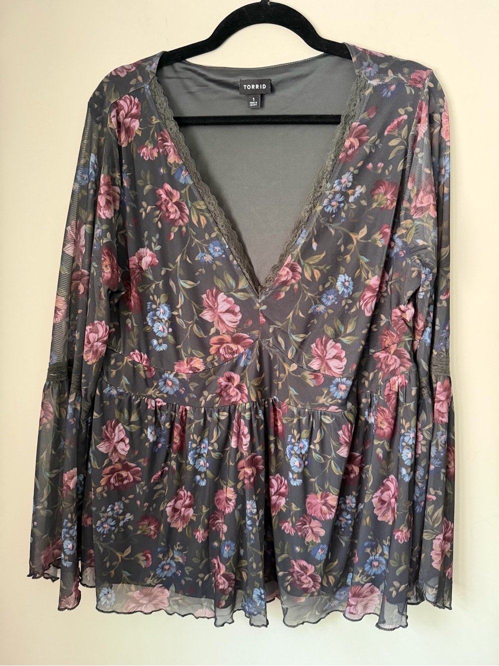 Torrid Size 1 Floral Mesh Babydoll Blouse Bell Sleeve Lace Trim Lined Top EUC
